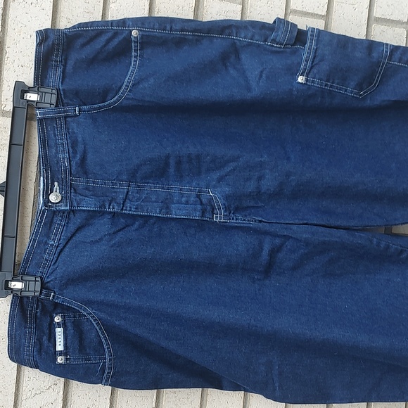 Carolina Plus Blues*Shorts - Picture 4 of 10